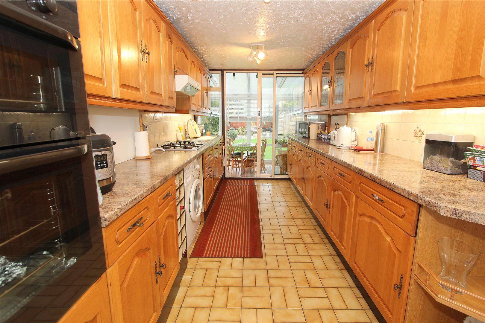 3 bed property in Kingswood Way, Wallington